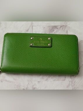 Kate Spade NY Emerald Green Leather Zip Around Wallet